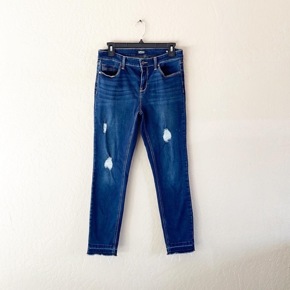 🌿Final Sale Buffalo David‎ Bitton Blue Distressed Jess
Rip and Repair Jeans